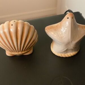 Seashell and Starfish Salt and Pepper Shakers set